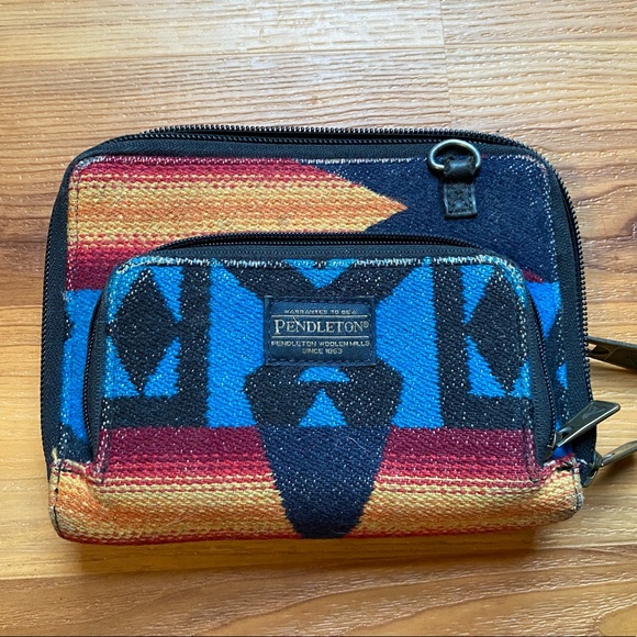 Pendleton Handbags - Pendleton Large Clutch